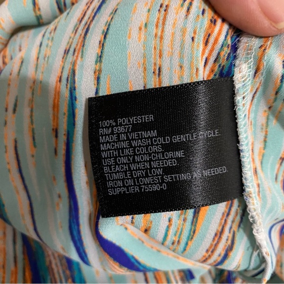 Worthington Sleeveless V-Neck Tunic Length Blouse - Picture 4 of 6